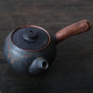 teapot made by Andrzej Bero